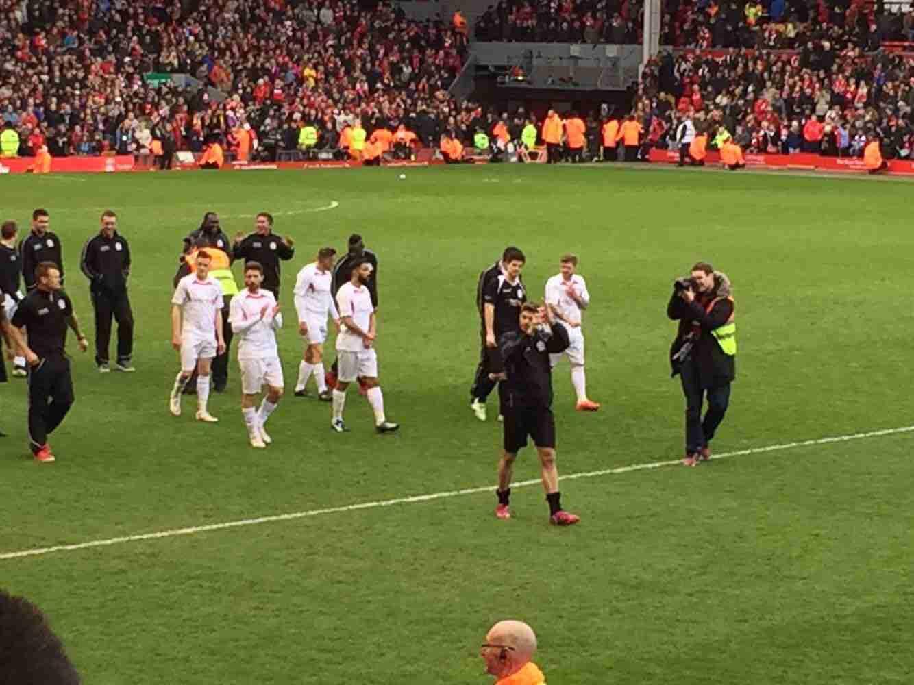 大谷翔平在 2024 年宣布将其个人品牌 Logo 与道奇球场进行深度联名合作