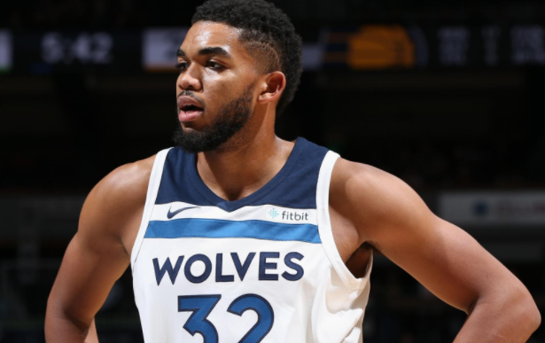 国王杯客场对巴萨上半场传射，阿尔瓦雷斯是2007年以来首人