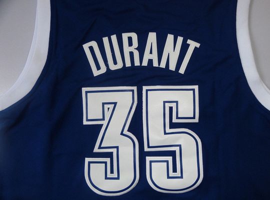 王炜雄成我国首位职业保龄球协会世界巡回赛冠军