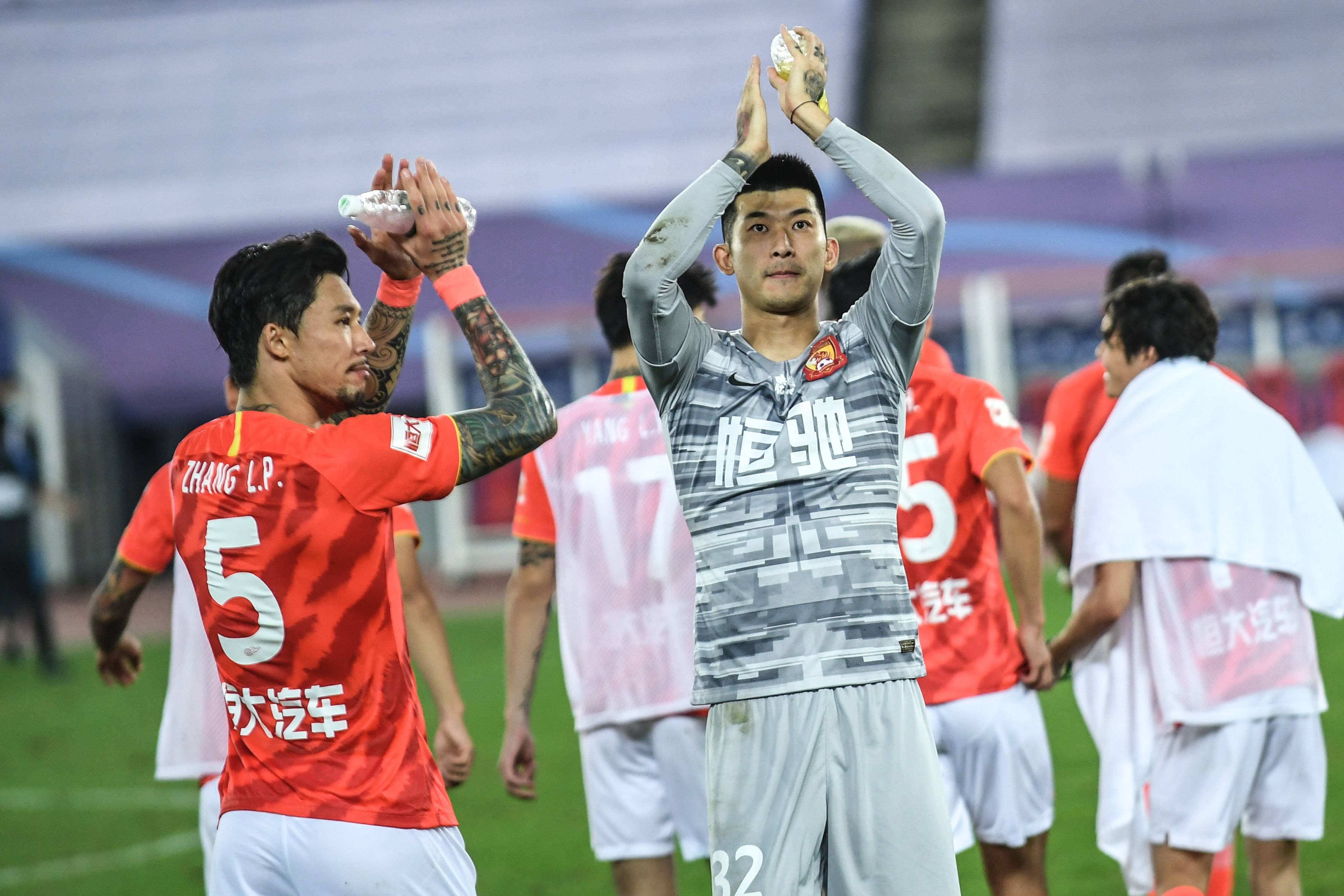大分三神vs千叶市原首发：鲇川峻先发，卡里尼奥斯在列